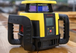 Niwelator laserowy Leica CLAx550